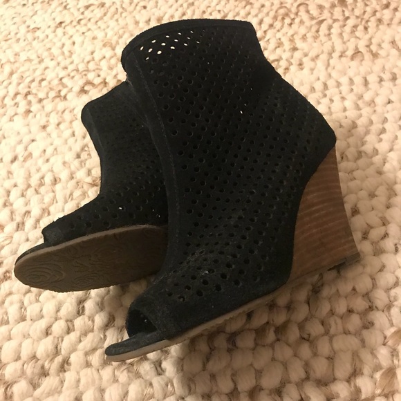 Black suede ankle wedges - Picture 6 of 6